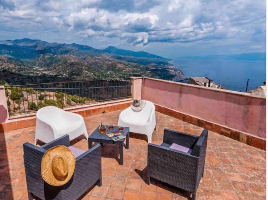 フォルツァ・ダグロ Taormina - The Godfathers Little Mansionヴィラ エクステリア 写真